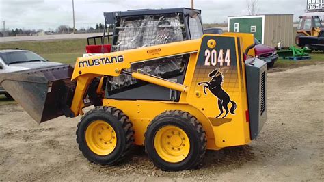 mustang 2044 skid loader problems